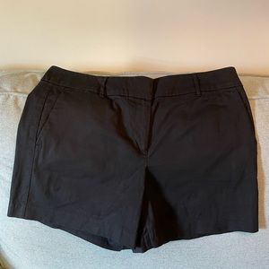 Ann Taylor Factory Signature black shorts in size 10